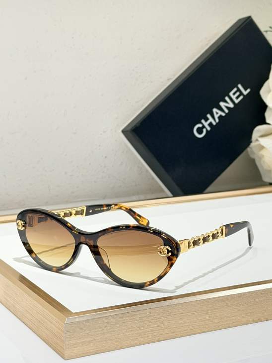 Picture of Chanel Sunglasses _SKUfw79614941fw
